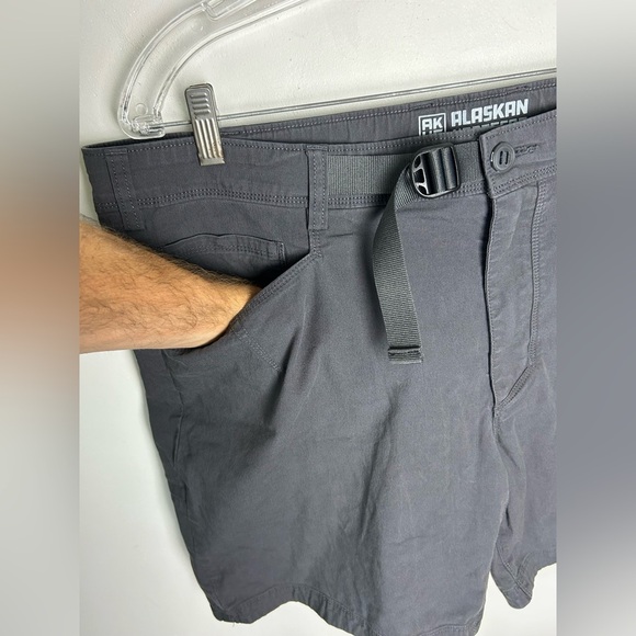 Alaskan Hardgear Duluth Trading Co Sz 40 Men's Chino Nylon Blend Hiking Shorts - Picture 5 of 16